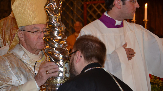 Übergabe der Silbernen Rose an Erzbischof Antonio Mennini